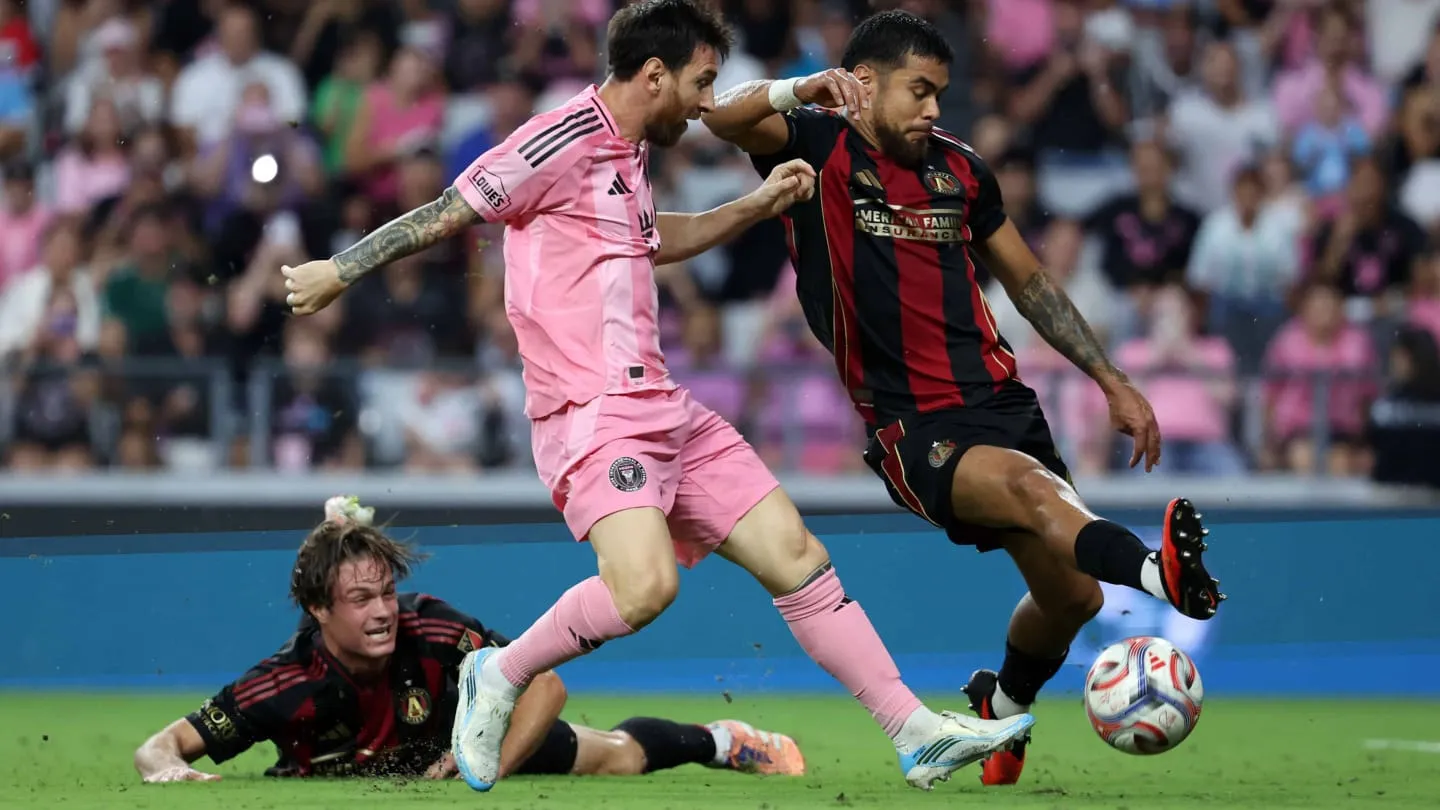 lionel-messi-y-paulo-diaz-en-inter-miami-vs-atlanta-united-_1440x810